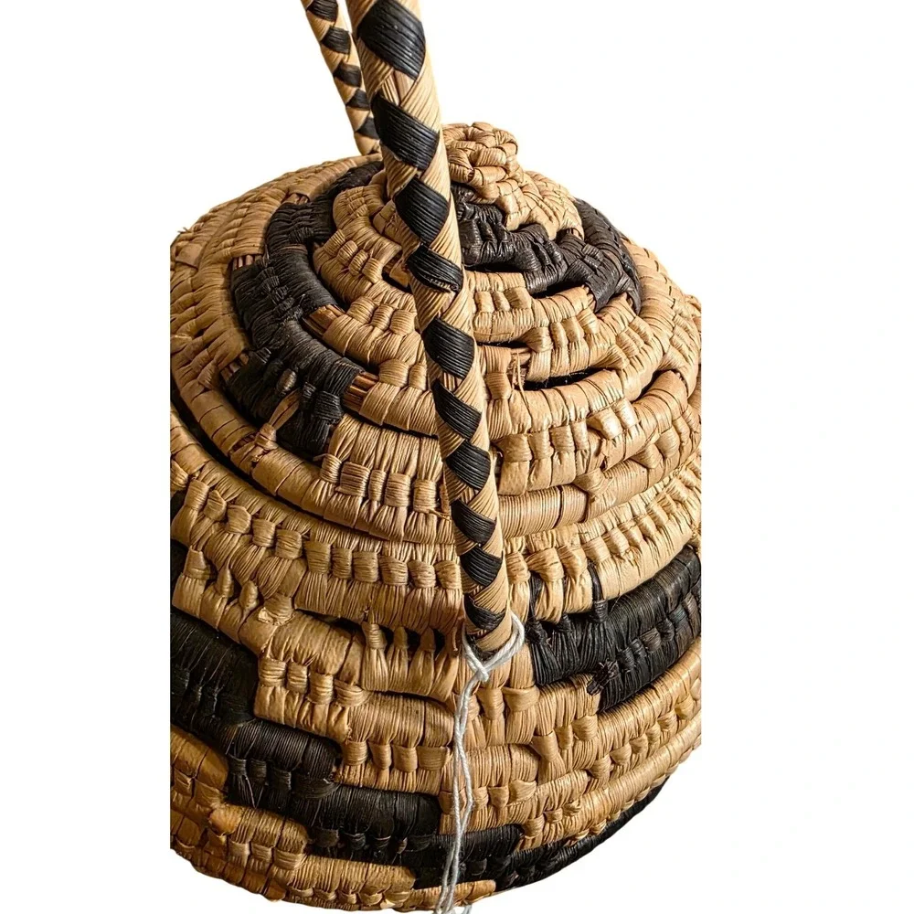 Sweetgrass Basket‎ Tan Black Woven Straw Globe Lid Small